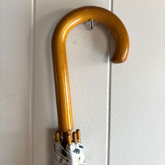 Simplicity Vintage Pattern Inspired Design Large Wooden Handle & Tip Umbrella - Picture 6 of 8